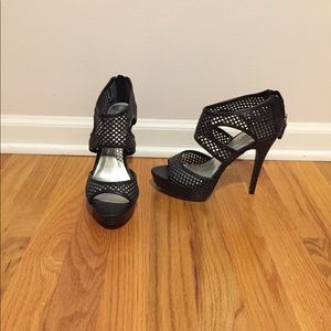 5” black vera wang heals